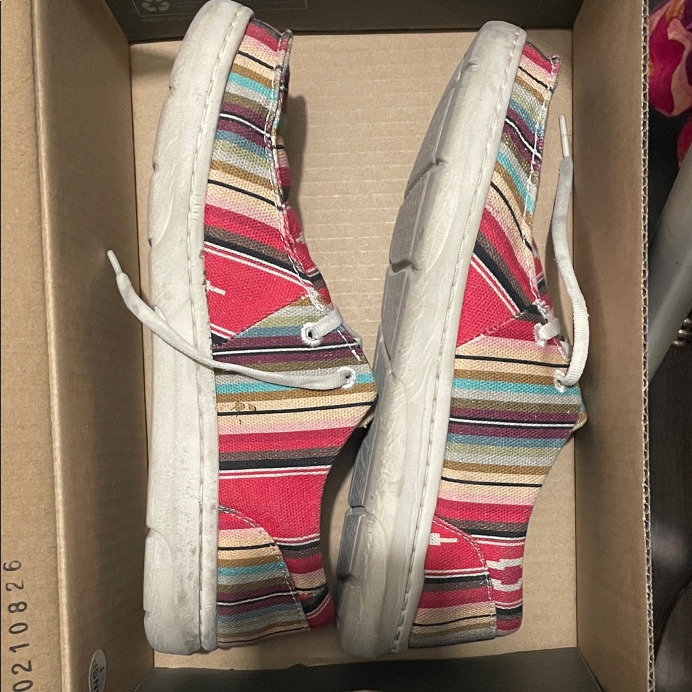 Ariat Women's Hilo Pastel Serape Slippers - Picture 2 of 5